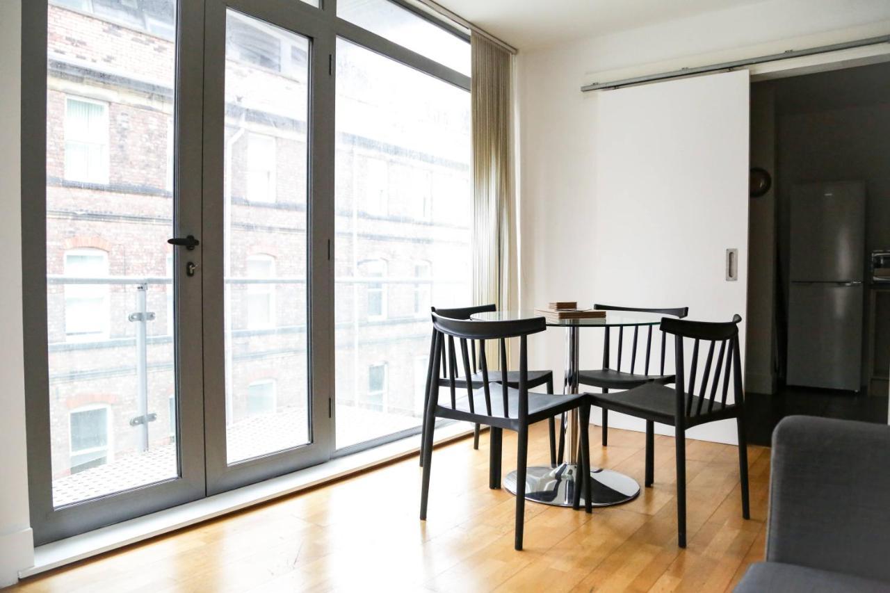 Serviced Apartment In Liverpool City Centre - Free Parking - Balcony - By Happy Days Exteriér fotografie