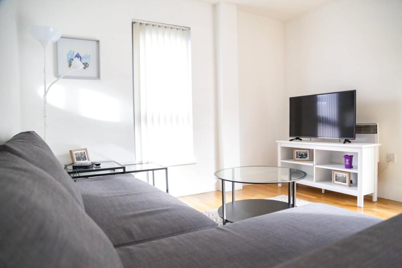 Serviced Apartment In Liverpool City Centre - Free Parking - Balcony - By Happy Days Exteriér fotografie