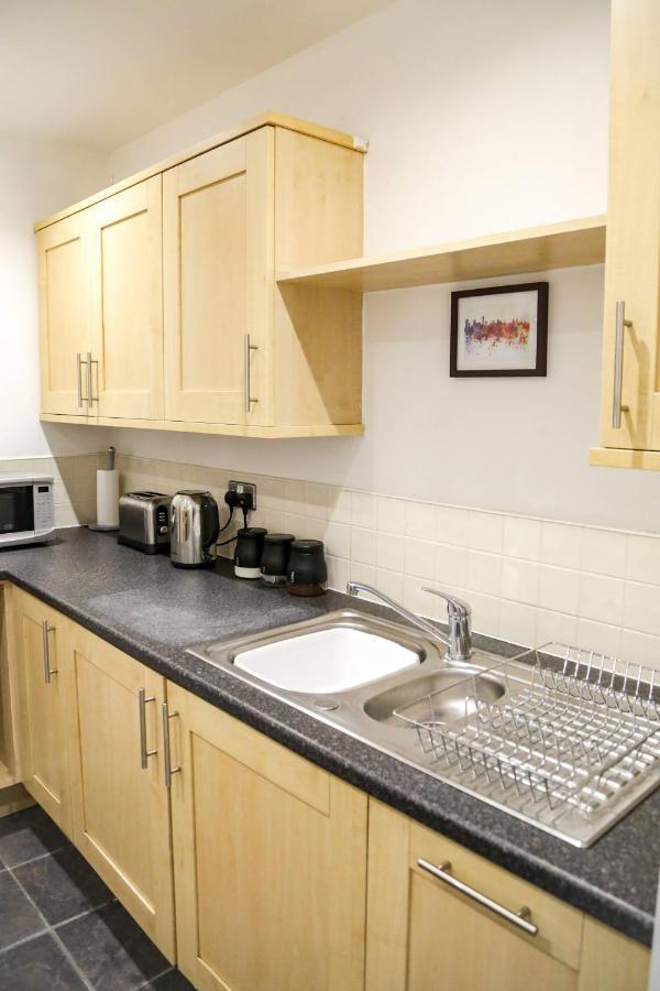 Serviced Apartment In Liverpool City Centre - Free Parking - Balcony - By Happy Days Exteriér fotografie