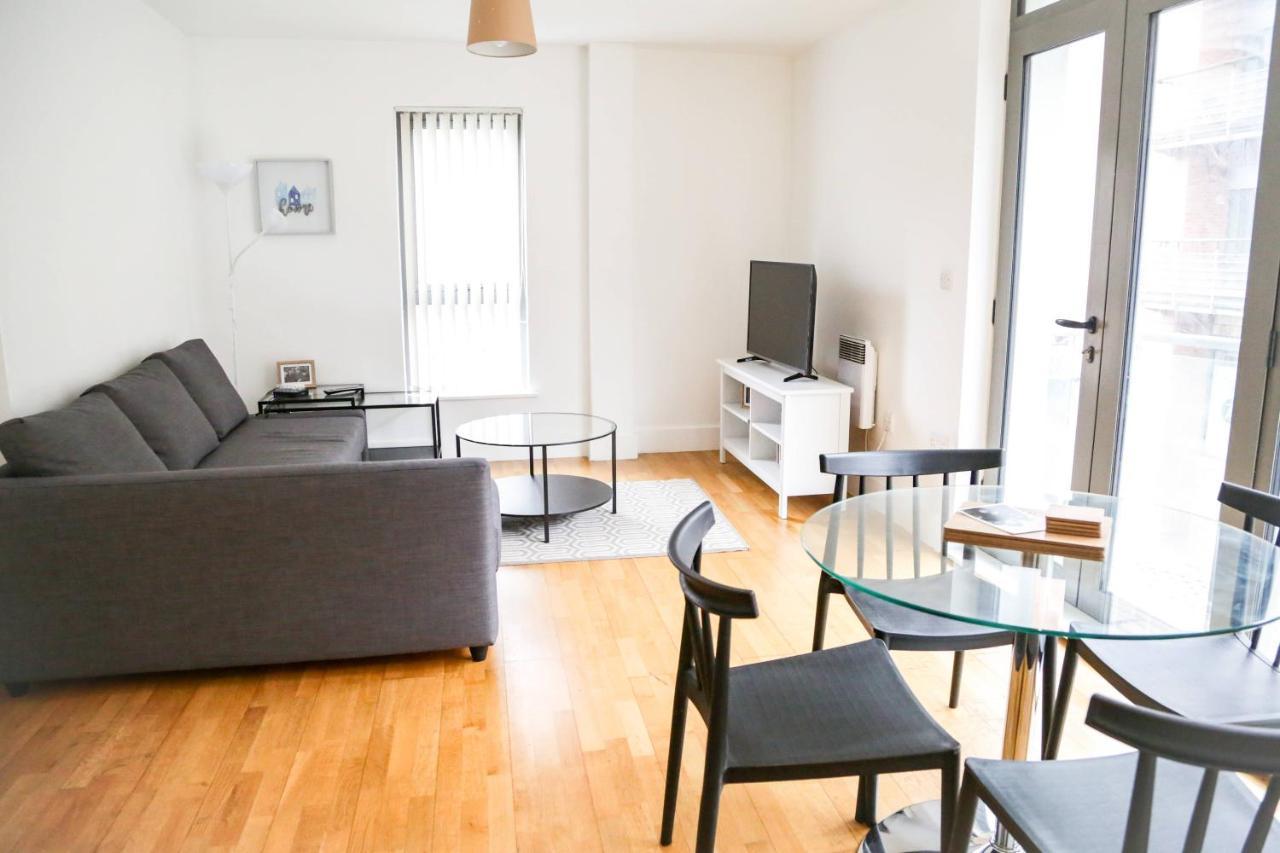 Serviced Apartment In Liverpool City Centre - Free Parking - Balcony - By Happy Days Exteriér fotografie